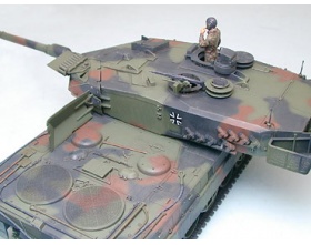 Leopard 2 A5 Main Battle Tank 1:35 | Tamiya 35242