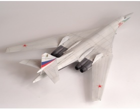 Russian Supersonic Strategic Bomber Tu-160 1:144 | Zvezda 7002