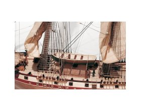 Drewniany model statku pirackiego Bryg Corsair 1:80 | 13600 OCCRE
