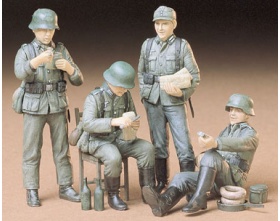 German Soldiers at Rest 1:35 | Tamiya 35129