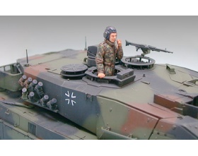 Leopard 2 A5 Main Battle Tank 1:35 | Tamiya 35242