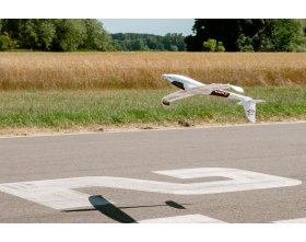 Motoszybowiec Kavan Alpha 1500 V2 ARF 1492mm Czerwony | KAV02.8076V2