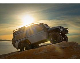 NOWY! TRX-4 Land Rover Defender Bezspinkowy Clipless Body 1/10 (piaskowy) | 82256-4 TRAXXAS