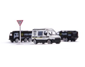 Samolot transportowy + 3 auta policja