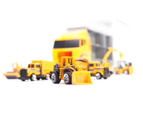 Transporter ciężarówka tir wyrzutnia + metalowe maszyny budowlane