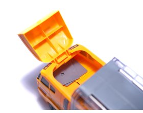 Transporter ciężarówka tir wyrzutnia + metalowe maszyny budowlane