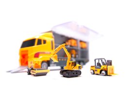 Transporter ciężarówka tir wyrzutnia + metalowe maszyny budowlane